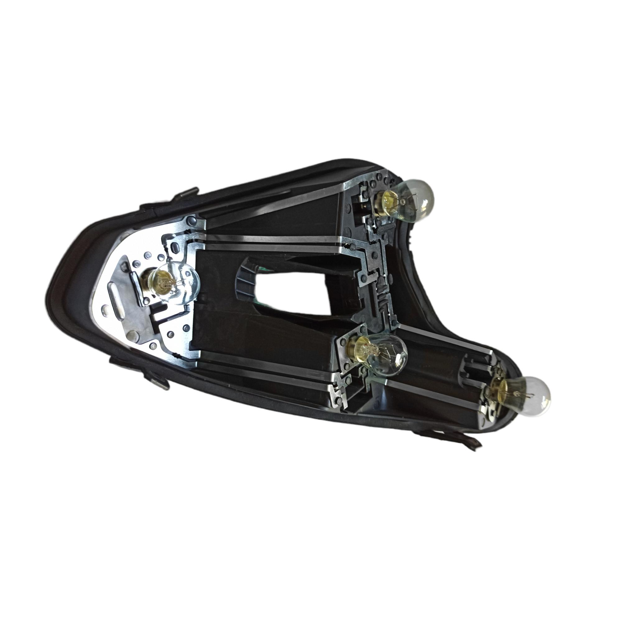 Platine de feu arrière droite avec ampoules pour Peugeot 308 phase 1 PARTSLINE KC02083